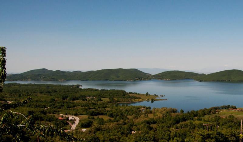 To Balkoni Tis Limnis Plastira Neohóri Kültér fotó